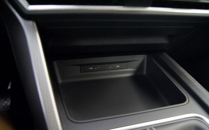Seat Leon cena 77500 przebieg: 65906, rok produkcji 2021 z Kozienice małe 742